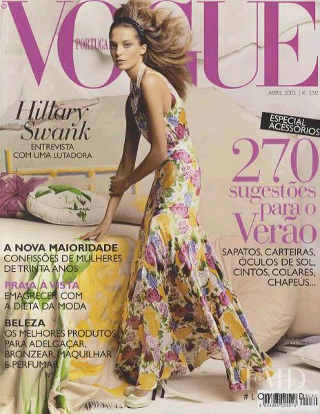 Daria Werbowy featured on the Vogue Portugal cover from April 2005