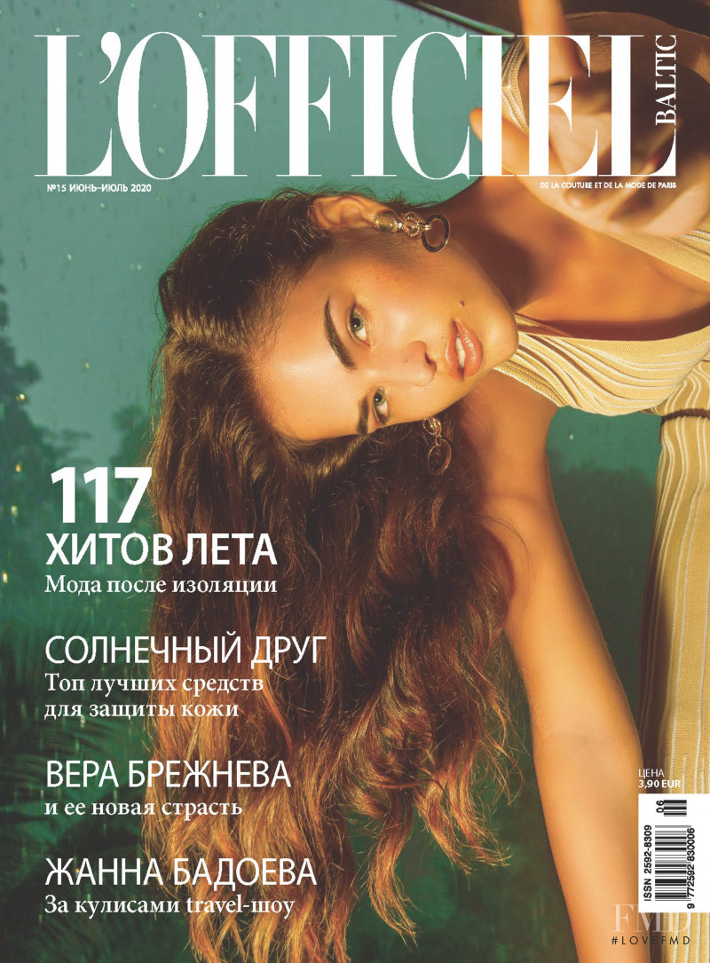 Robin Holzken featured on the L\'Officiel Baltic cover from June 2020