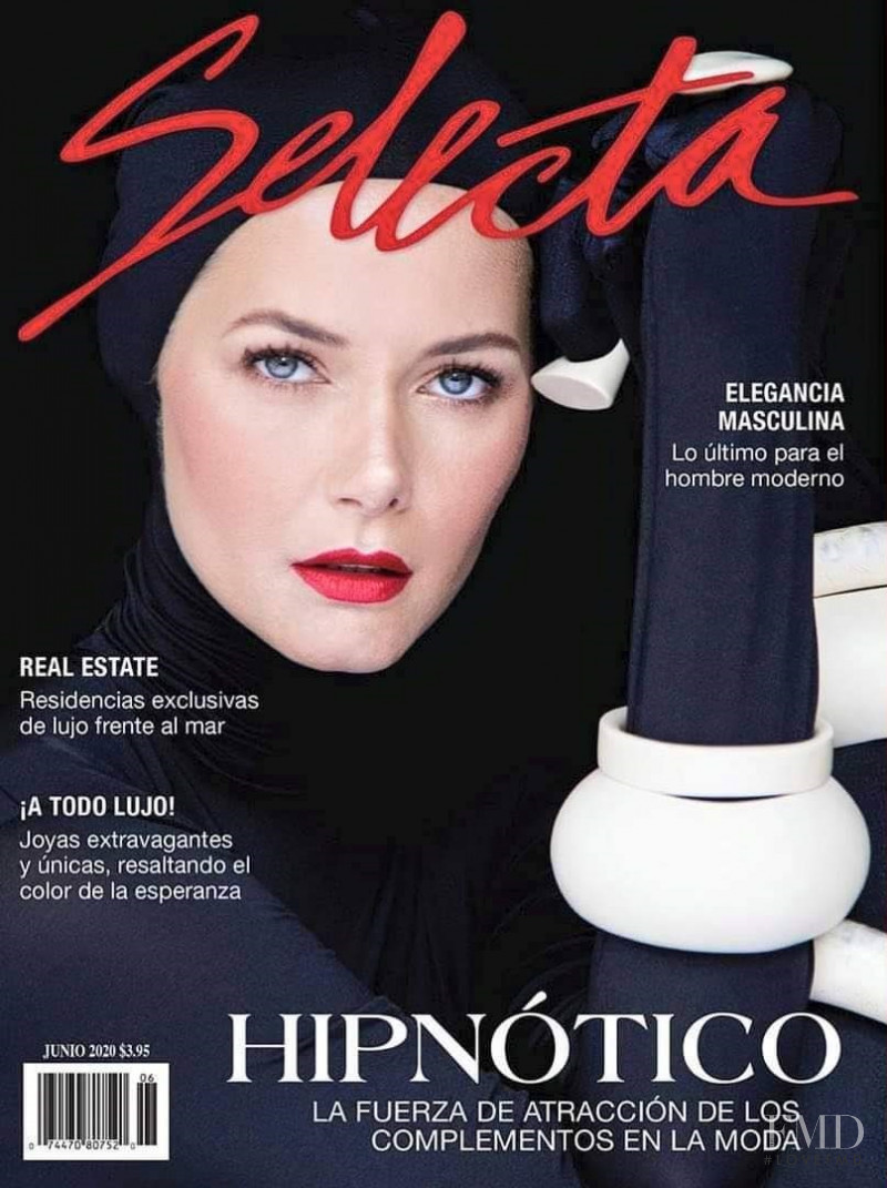 Flavia de Oliveira featured on the Selecta cover from June 2020