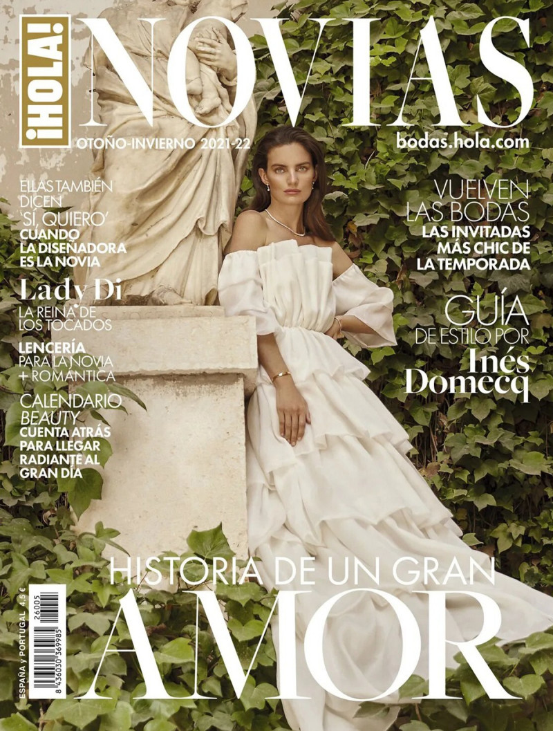  featured on the Hola! Novias Spain cover from September 2021