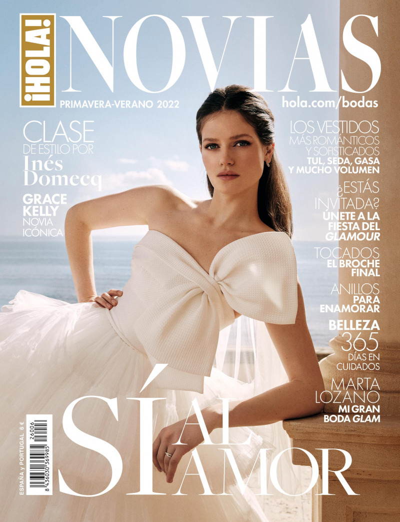  featured on the Hola! Novias Spain cover from March 2022