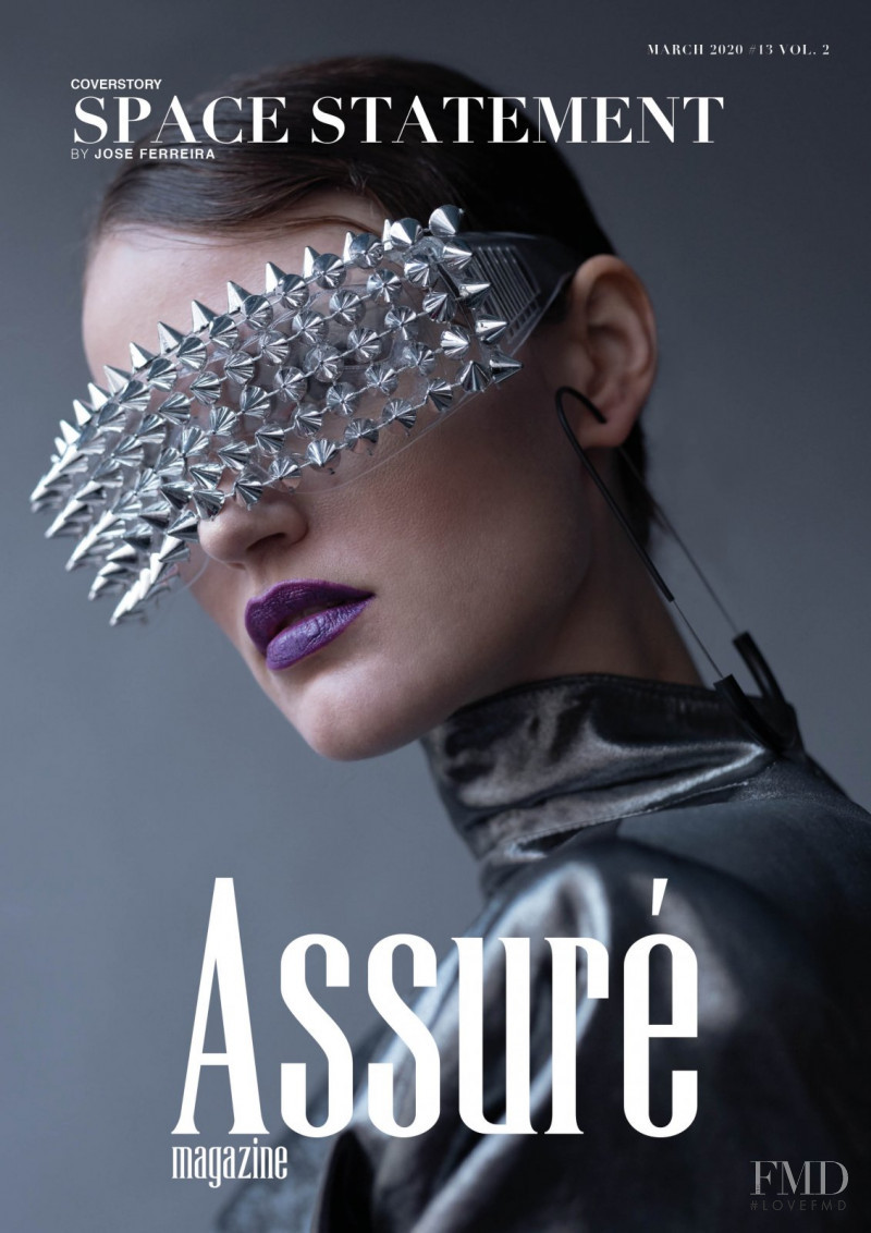 Maria Port featured on the Assuré cover from July 2020