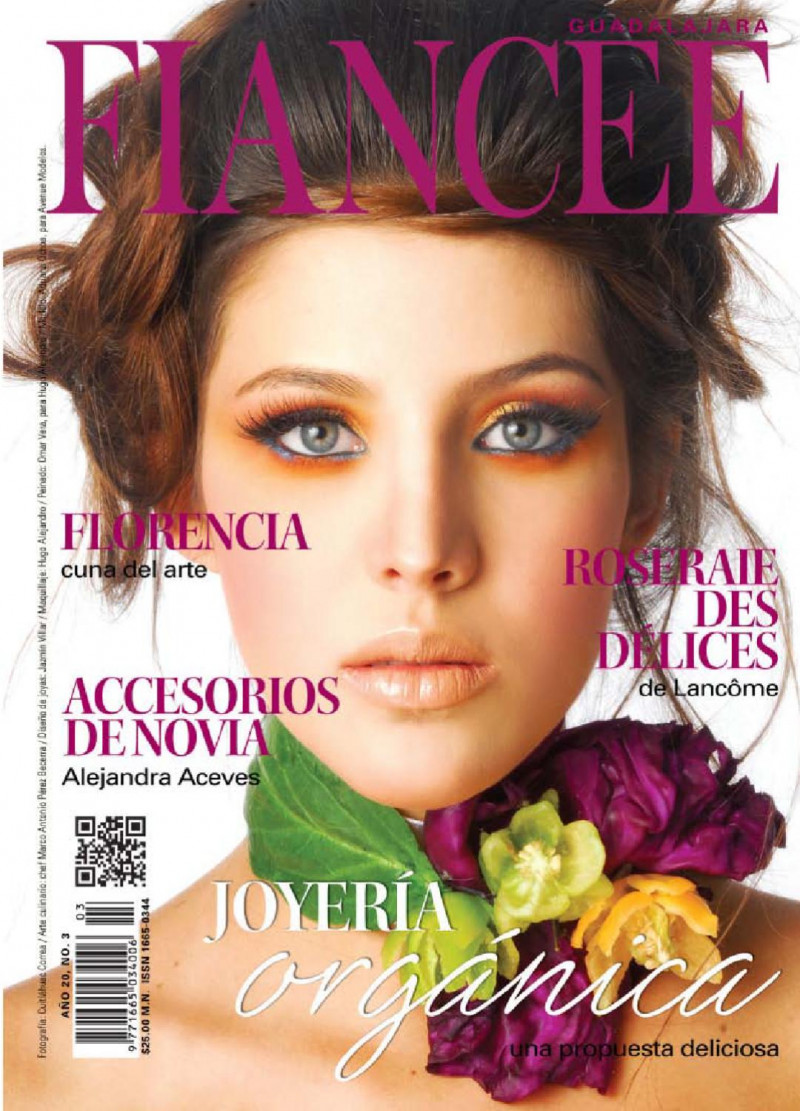  featured on the Fiancee Bodas Digital cover from March 2012