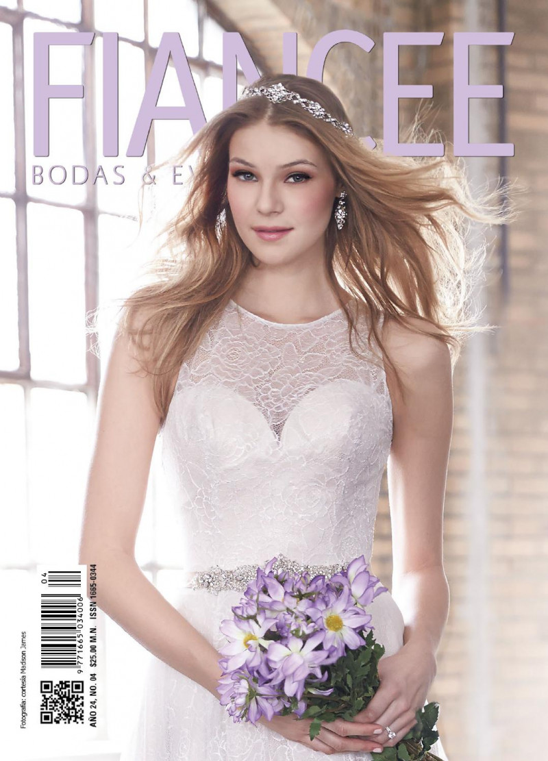  featured on the Fiancee Bodas Digital cover from April 2016