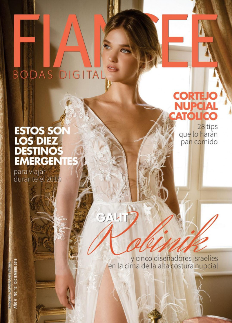  featured on the Fiancee Bodas Digital cover from December 2018