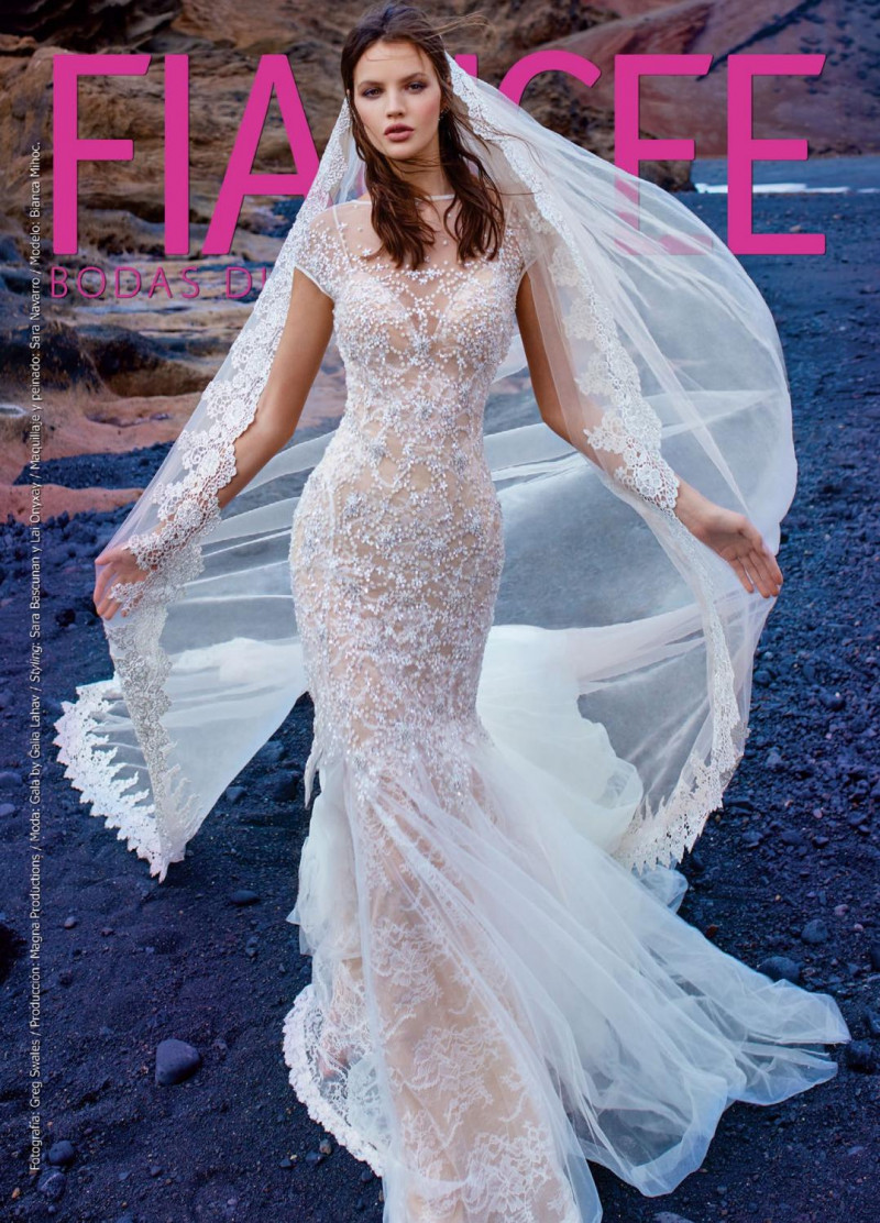 Bianca Mihoc featured on the Fiancee Bodas Digital cover from March 2018