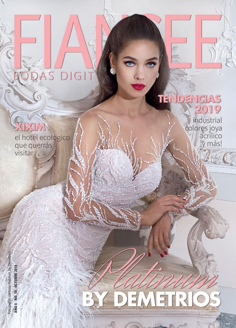  featured on the Fiancee Bodas Digital cover from October 2018