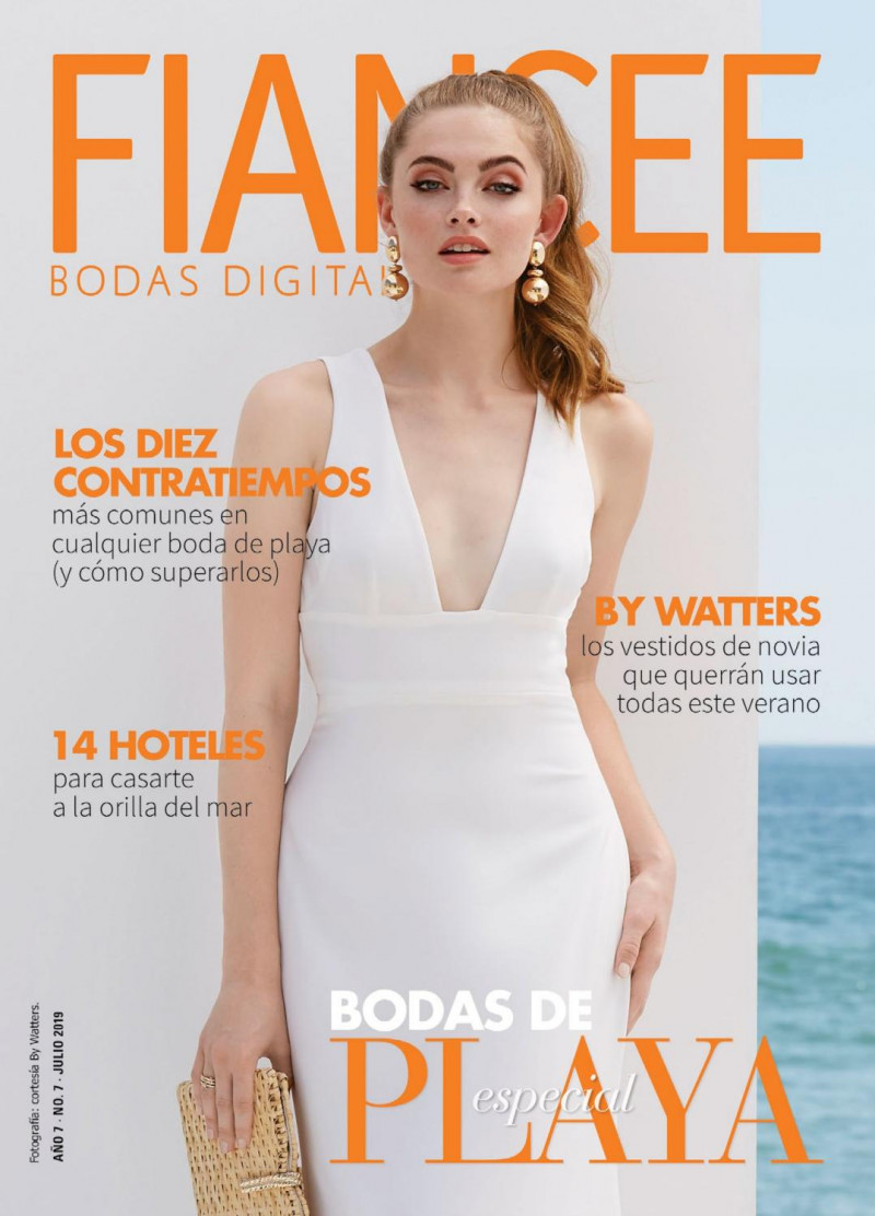  featured on the Fiancee Bodas Digital cover from July 2019