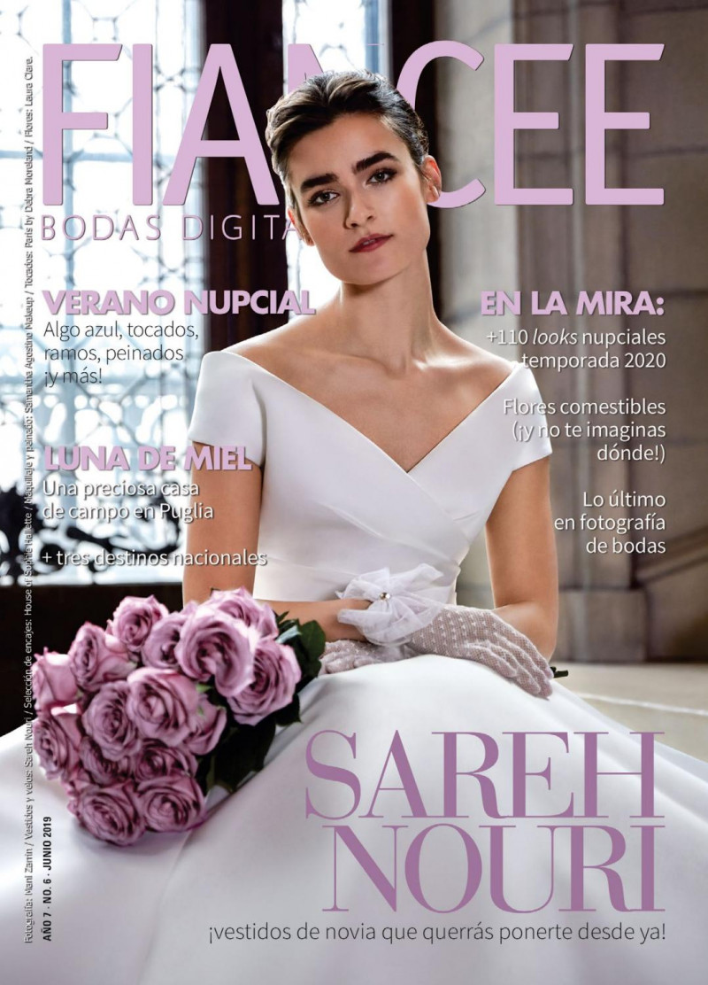  featured on the Fiancee Bodas Digital cover from June 2019