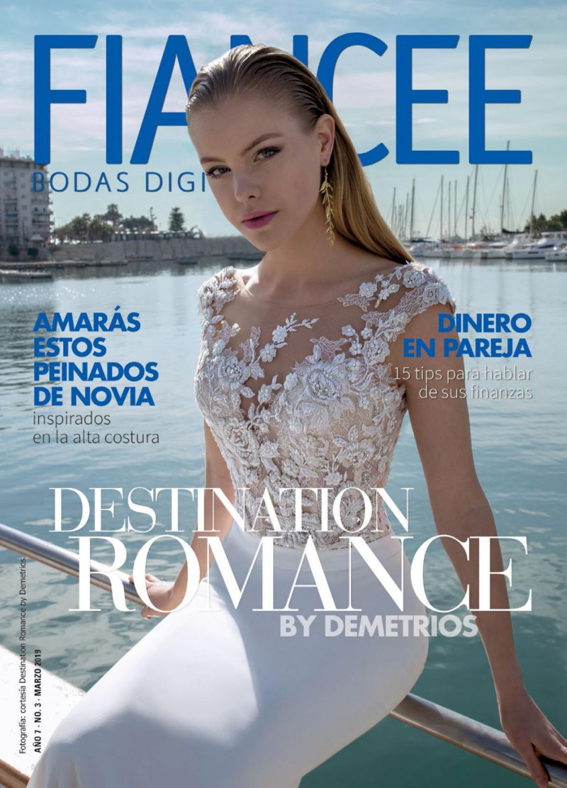  featured on the Fiancee Bodas Digital cover from March 2019