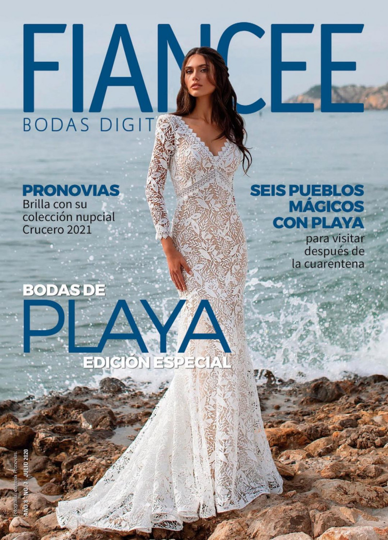  featured on the Fiancee Bodas Digital cover from July 2020