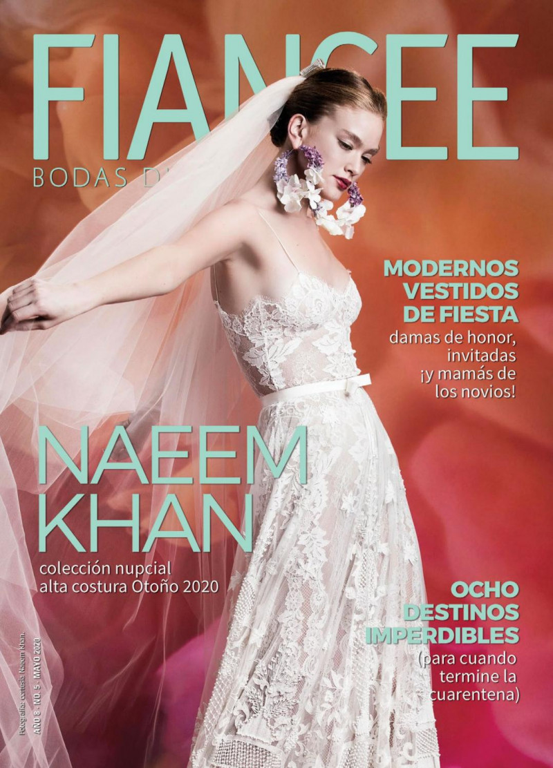 featured on the Fiancee Bodas Digital cover from May 2020