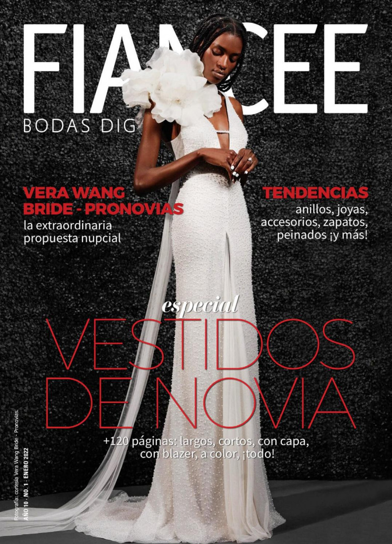  featured on the Fiancee Bodas Digital cover from January 2022