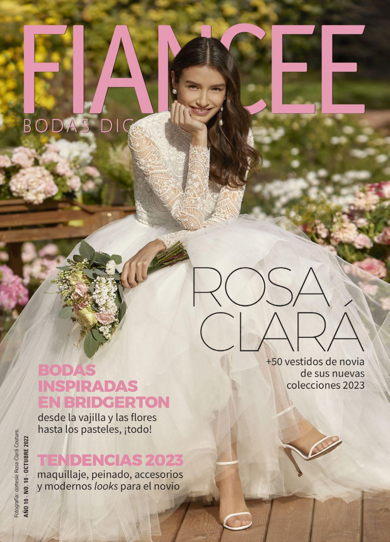  featured on the Fiancee Bodas Digital cover from October 2022