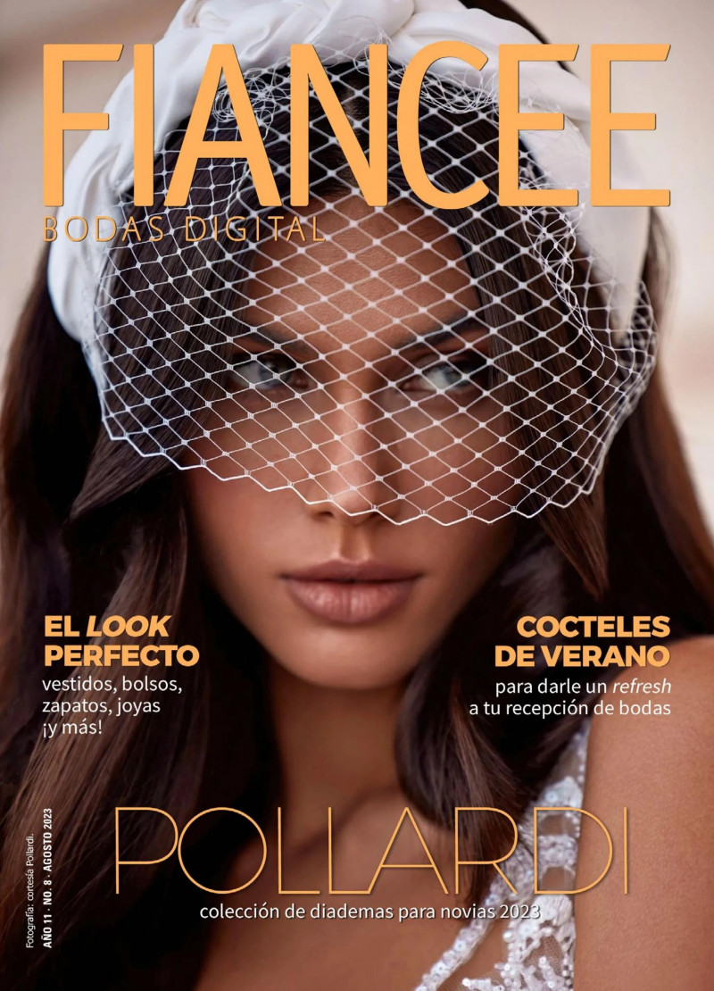  featured on the Fiancee Bodas Digital cover from August 2023