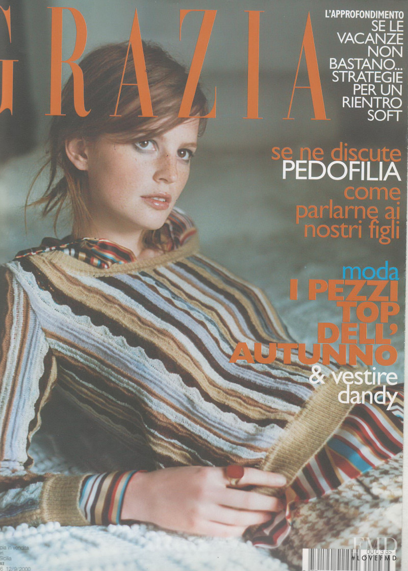 Sarah Schulze featured on the Grazia Italy cover from September 2000