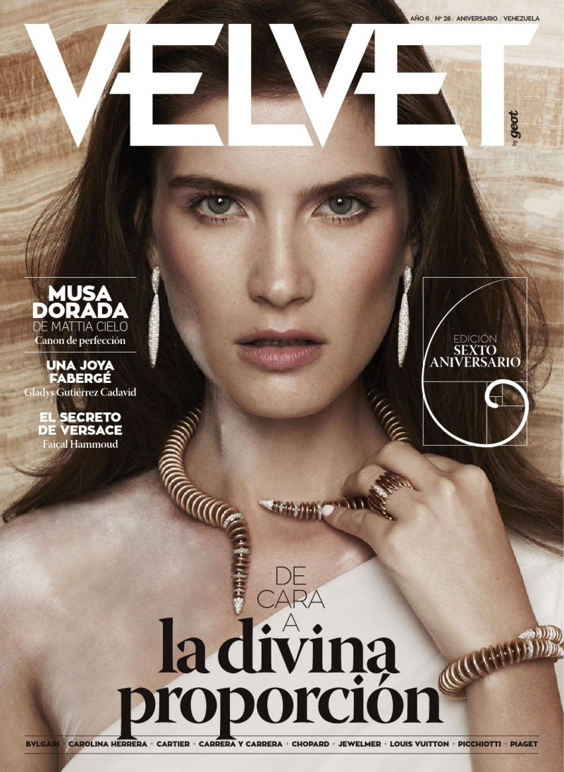 Jessica Beckencamp featured on the Velvet Venezuela cover from November 2014