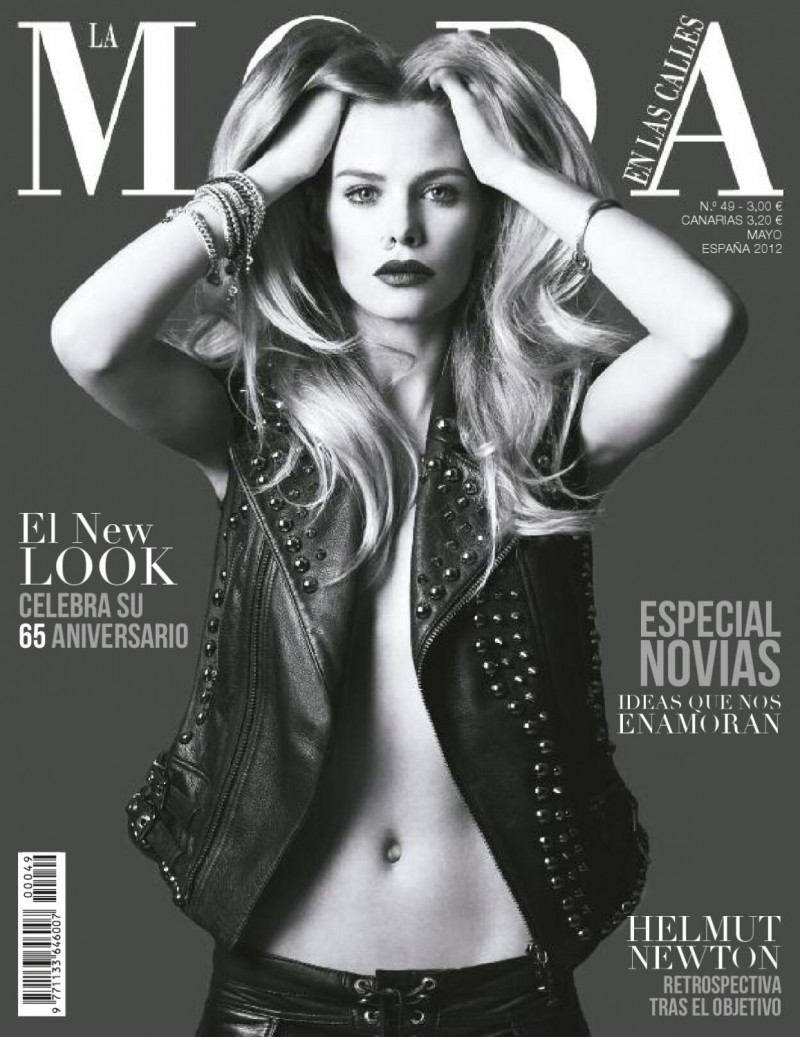Maria Sanjuan featured on the La Moda en las Calles cover from May 2012