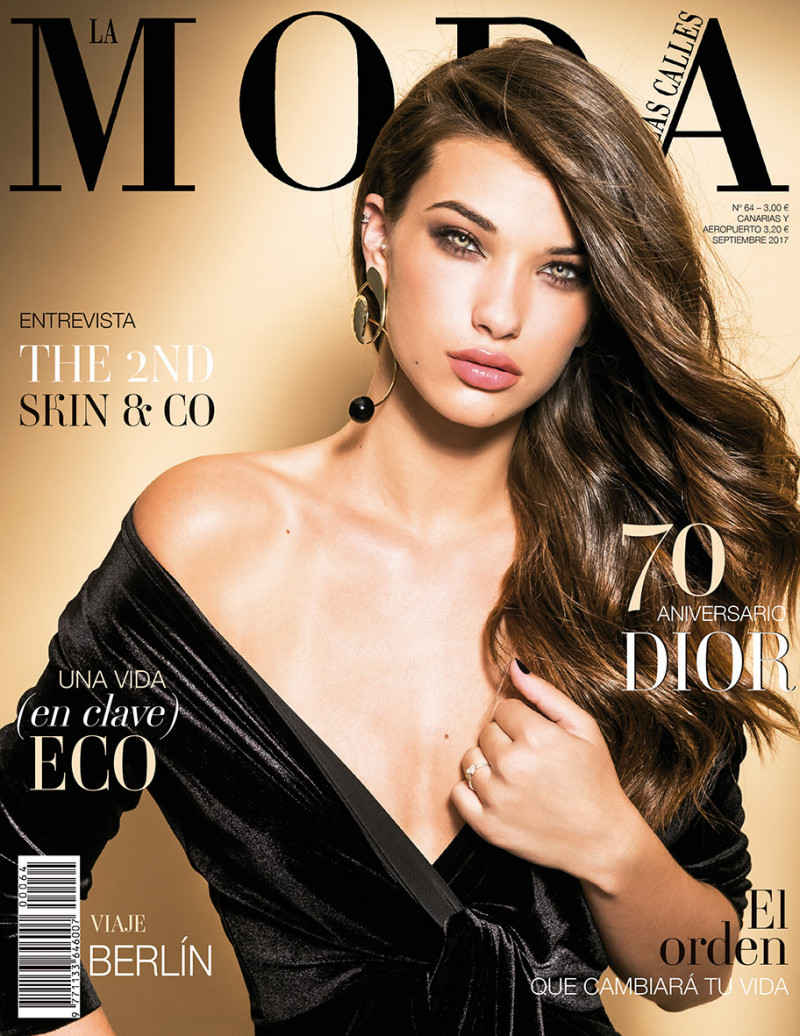 Nicole Jesus featured on the La Moda en las Calles cover from September 2017