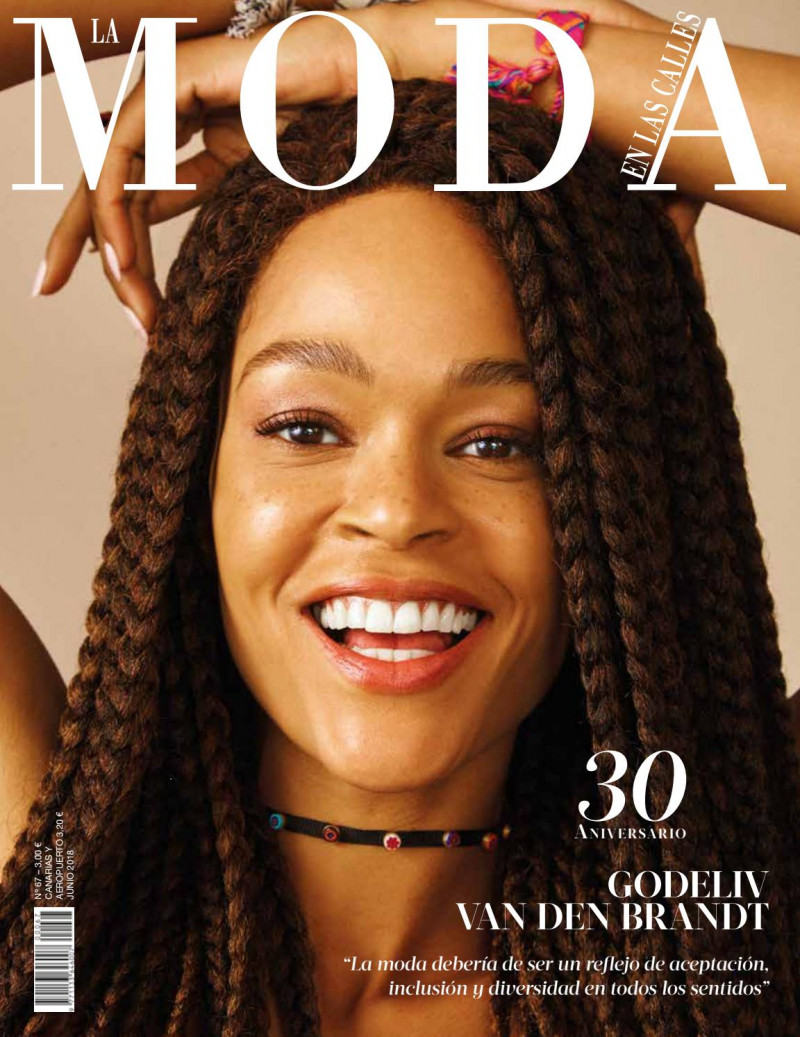 Godelieve van der Brandt featured on the La Moda en las Calles cover from June 2018