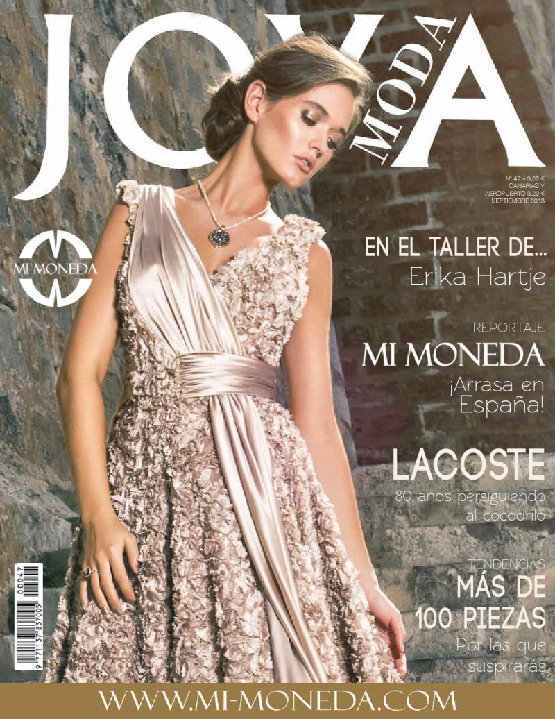  featured on the Joya Moda cover from September 2013