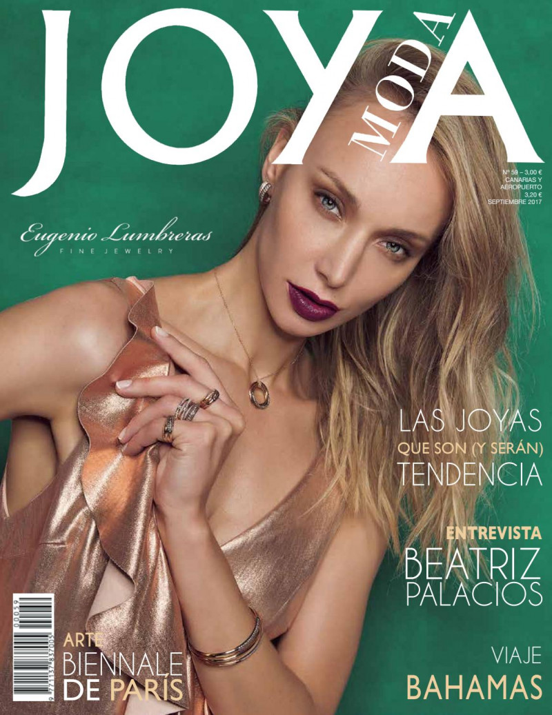  featured on the Joya Moda cover from September 2017
