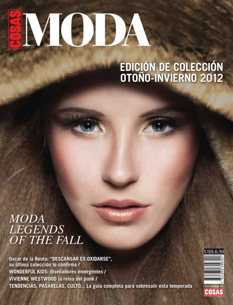 Dasha Ezhukova featured on the Cosas Moda Ecuador cover from September 2012