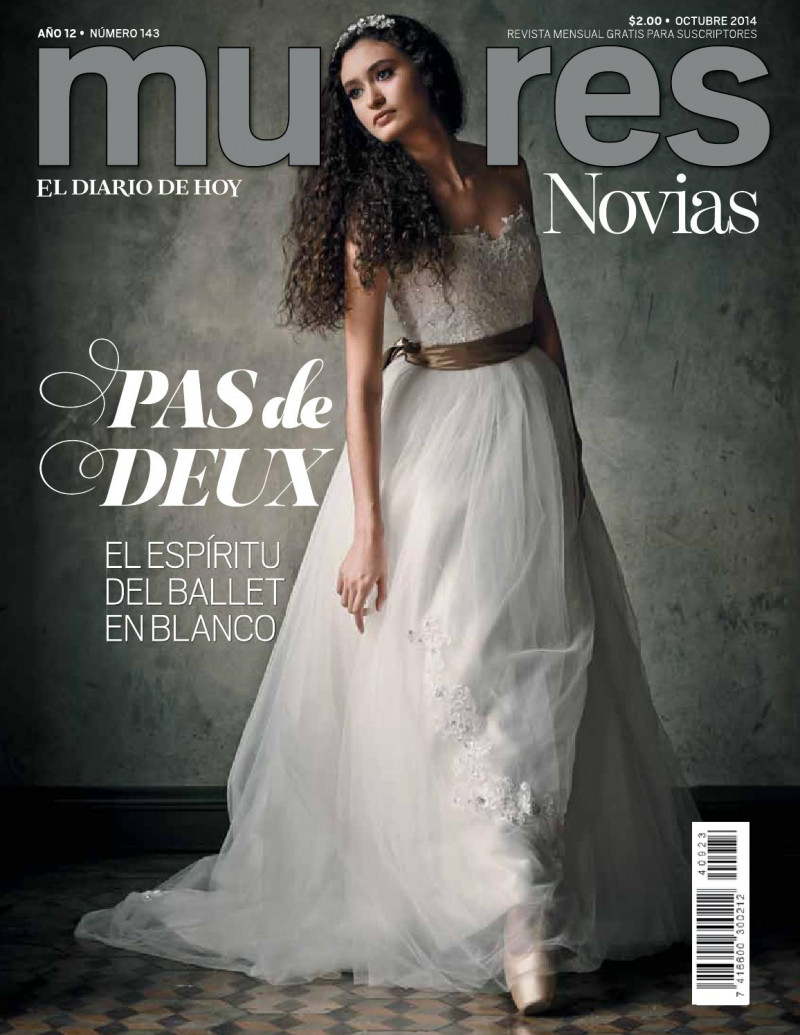  featured on the Mujeres cover from October 2014