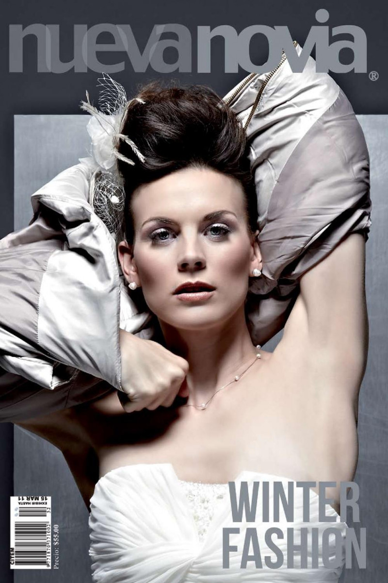 Agatha Descroix featured on the Nueva Novia cover from December 2011