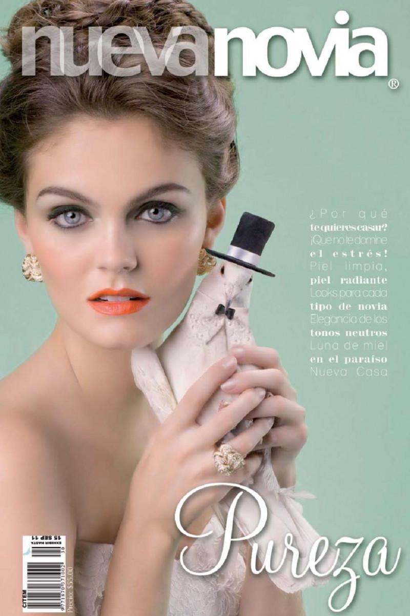 Carol Nogueira featured on the Nueva Novia cover from June 2011