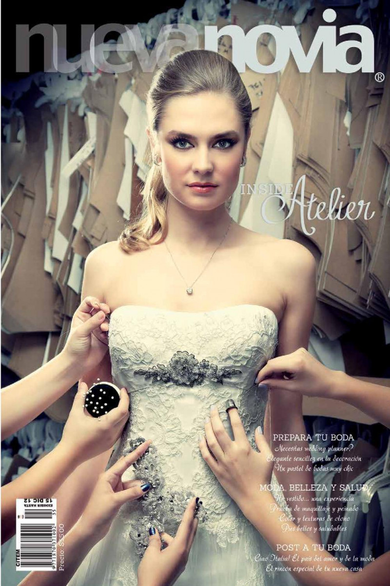 Anete Spelman featured on the Nueva Novia cover from September 2012