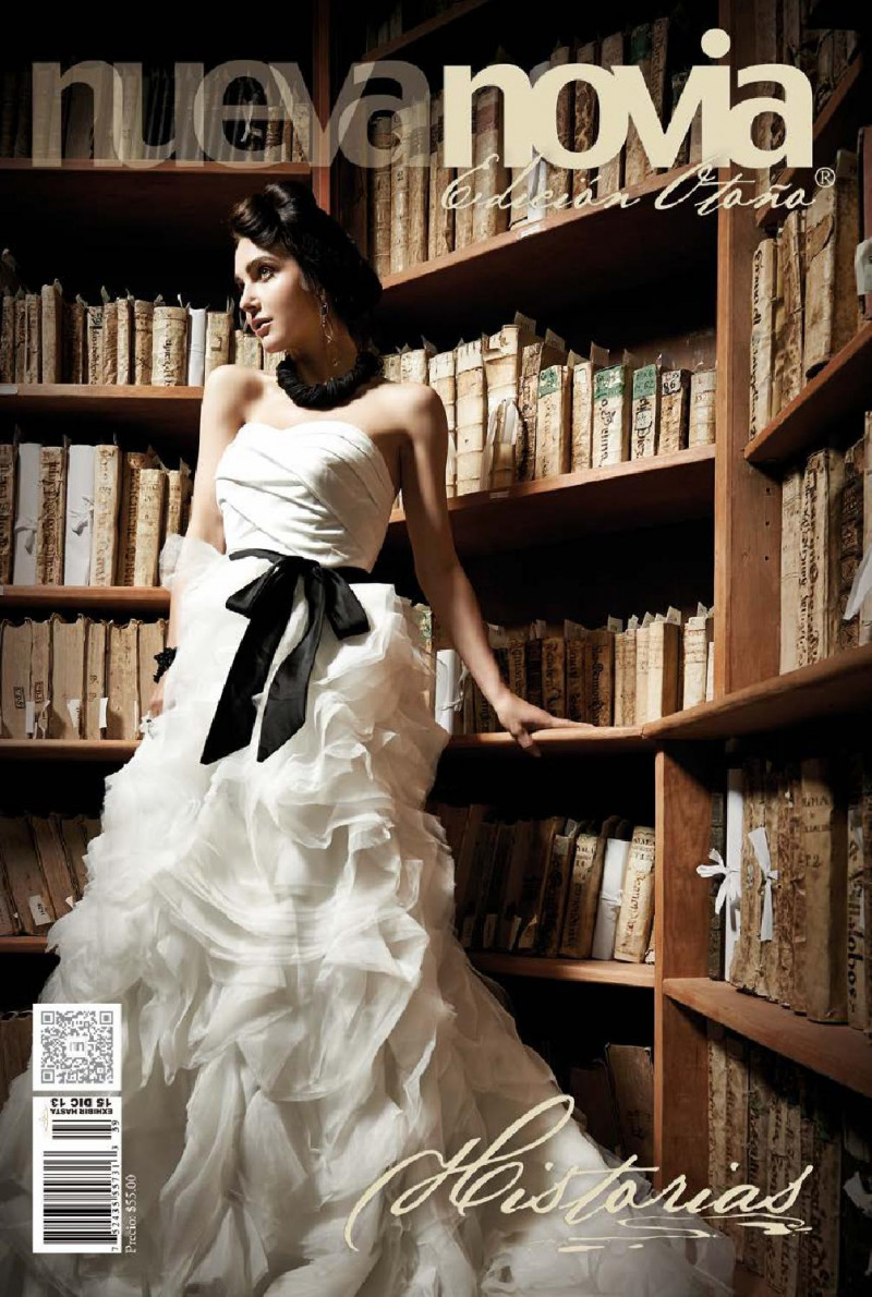 Katherine Murphy featured on the Nueva Novia cover from September 2013