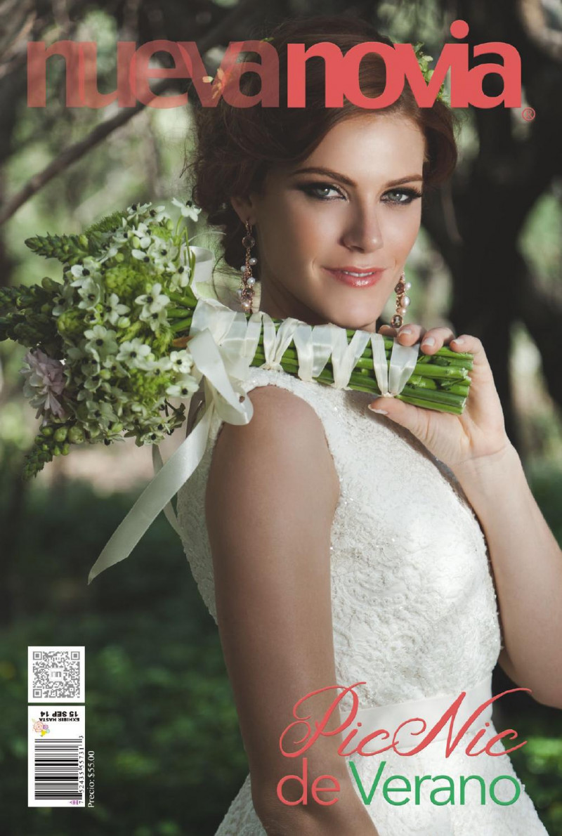 Sofia Berwing featured on the Nueva Novia cover from June 2014