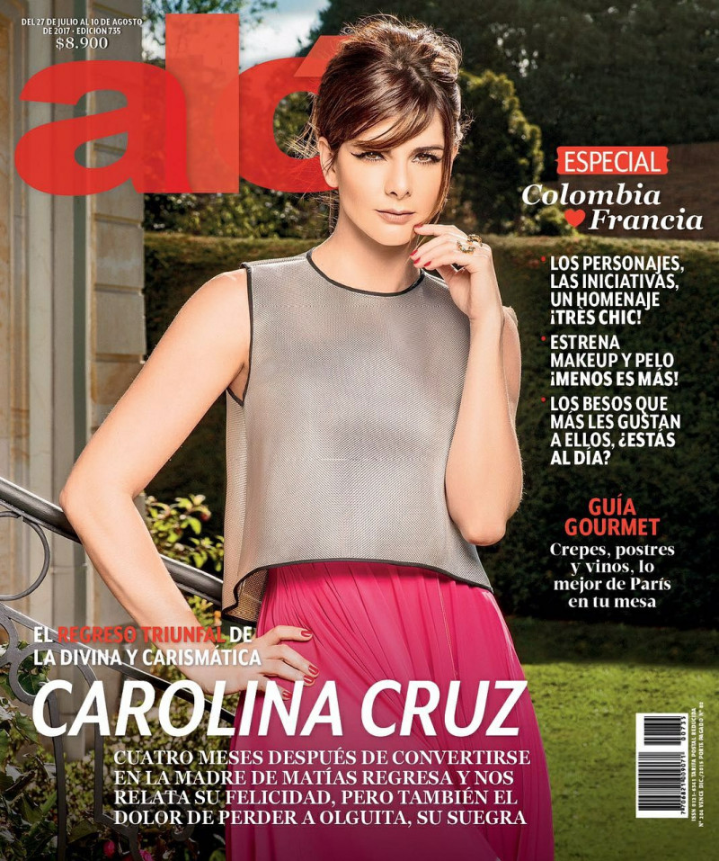 Carolina Cruz featured on the Revista Aló cover from July 2017