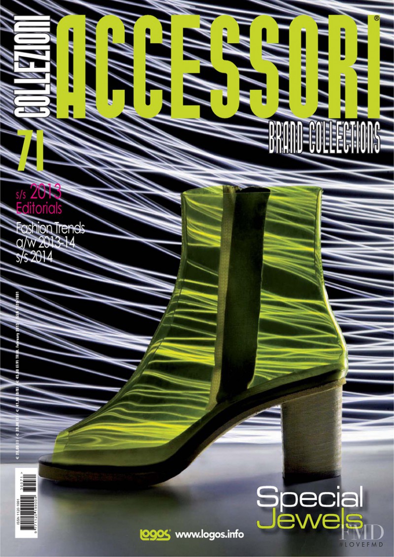  featured on the Collezioni Accessori cover from March 2013