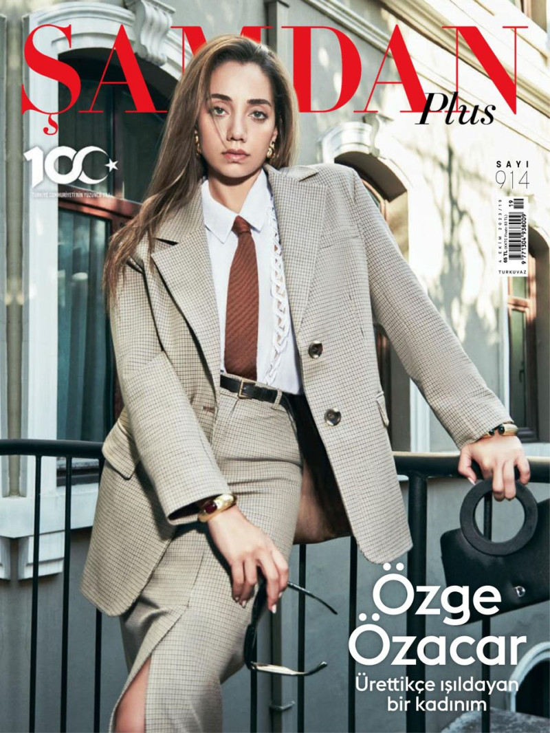 Ozge Ozacar featured on the Samdan Plus cover from October 2023