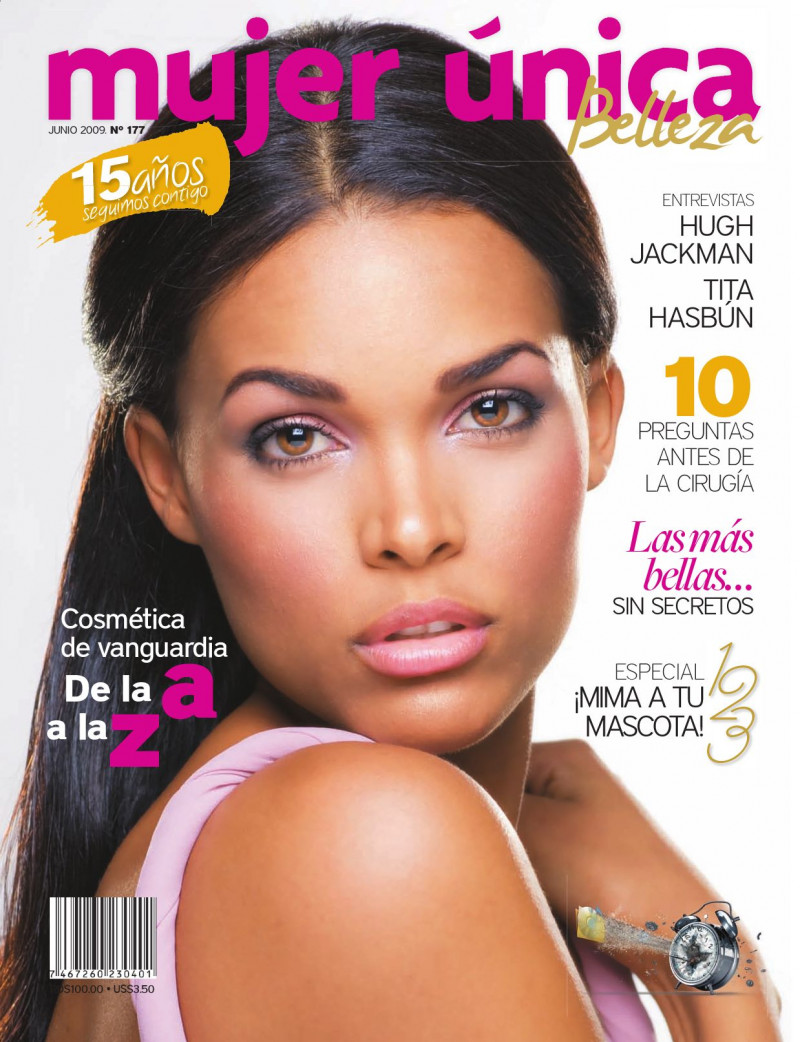  featured on the Mujer Unica cover from June 2009