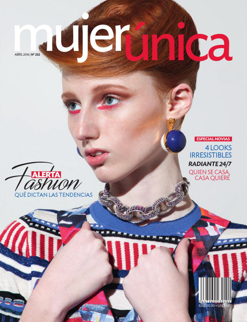  featured on the Mujer Unica cover from April 2016
