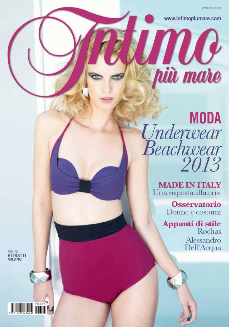  featured on the Intimo Più Mare cover from September 2012