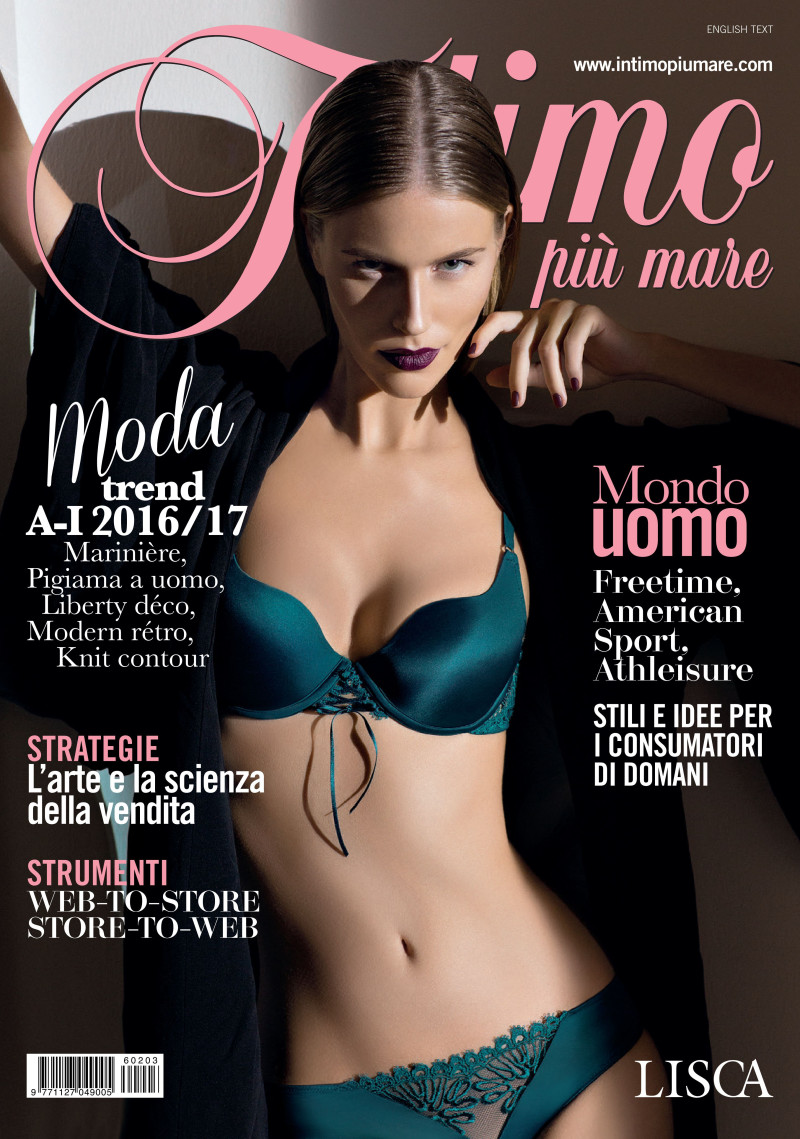  featured on the Intimo Più Mare cover from March 2016