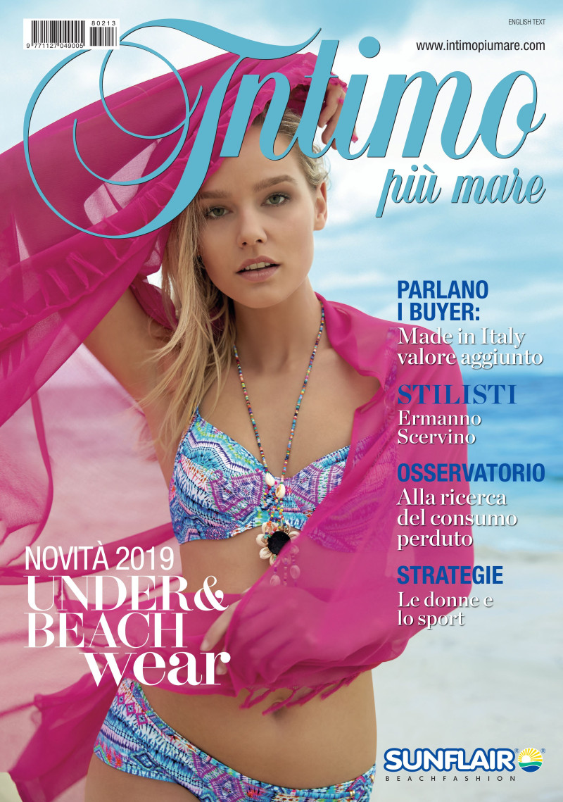  featured on the Intimo Più Mare cover from September 2018