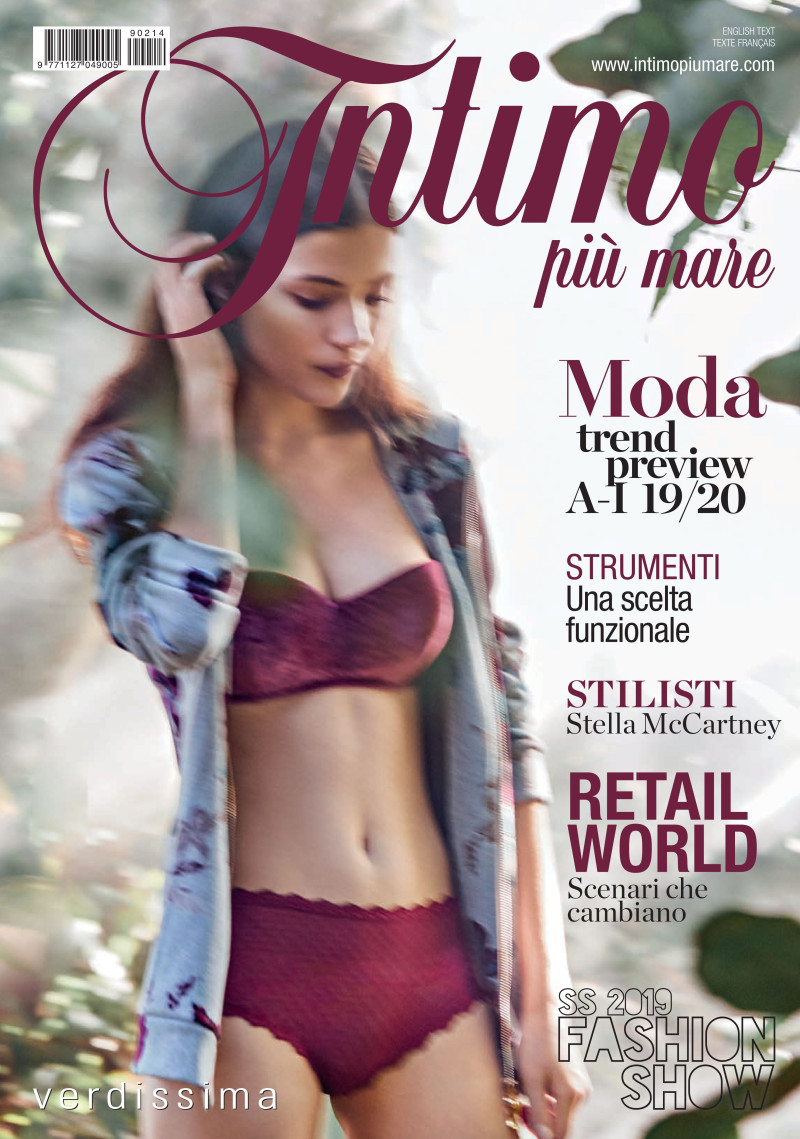  featured on the Intimo Più Mare cover from January 2019
