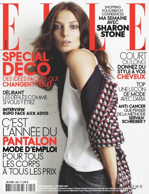 Daria Werbowy featured on the Elle France cover from October 2007