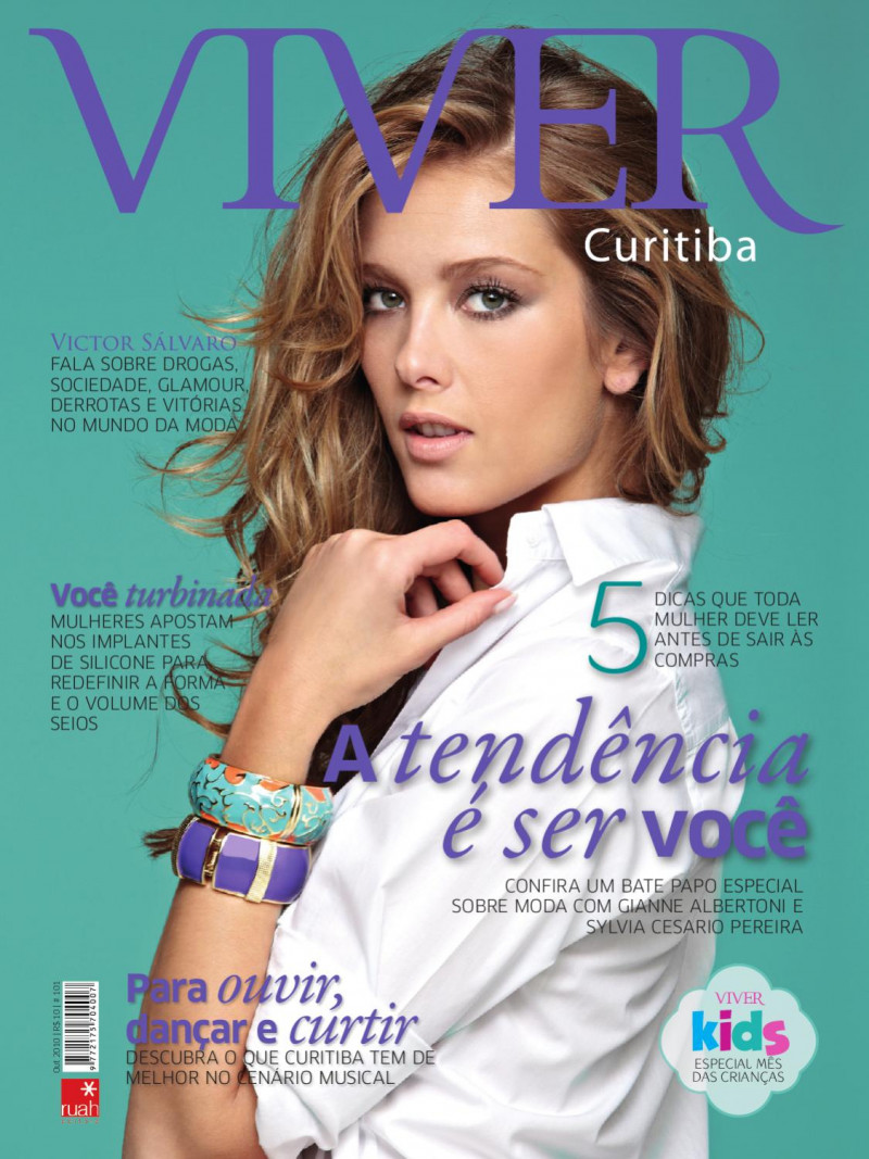 Gianne Albertoni featured on the Viver Curitiba cover from October 2010