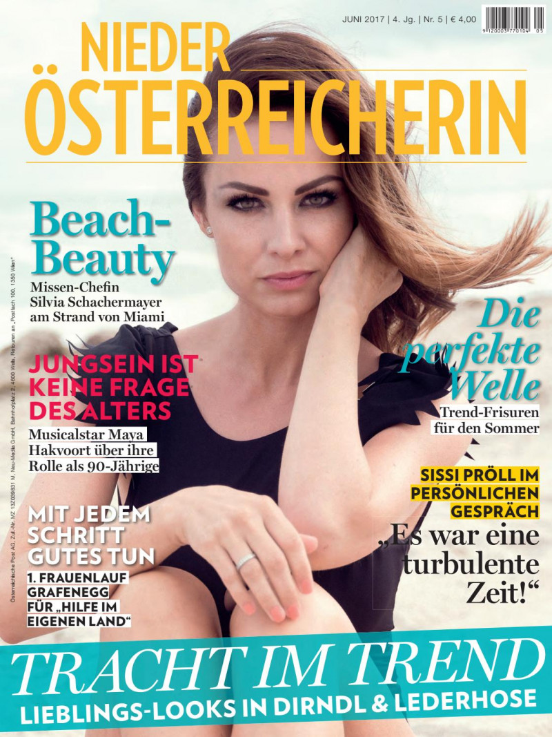 Silvia Schachermayer featured on the Nieder Osterreicherin cover from June 2017