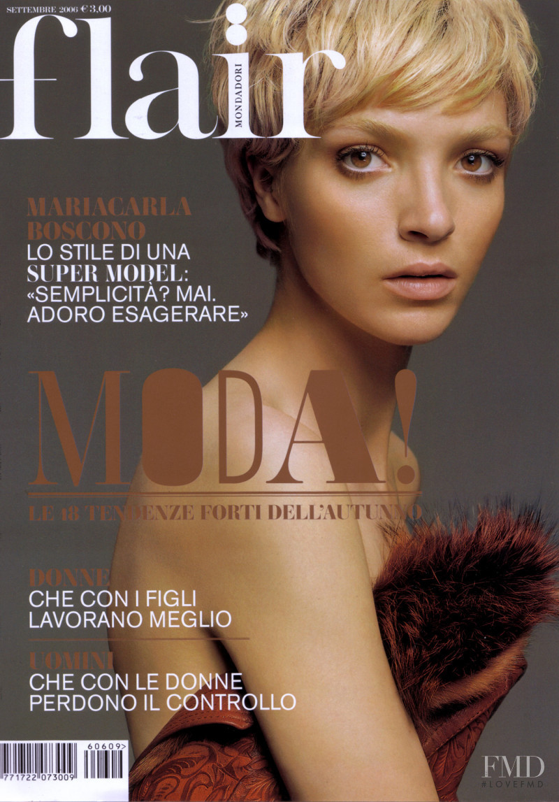 Mariacarla Boscono featured on the flair Italy cover from September 2006