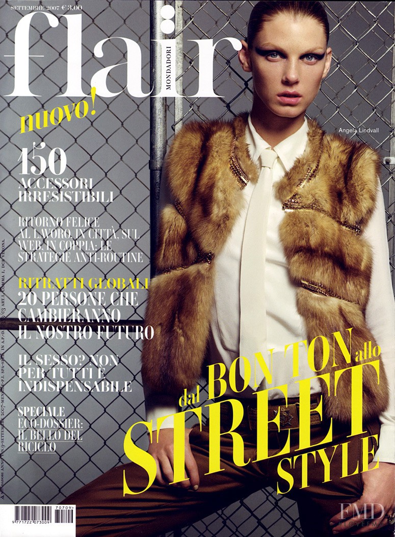 Angela Lindvall featured on the flair Italy cover from September 2007