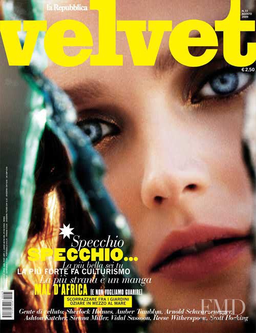 Lisa Cant featured on the Velvet Italy cover from August 2009