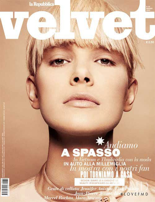 Dewi Driegen featured on the Velvet Italy cover from May 2009