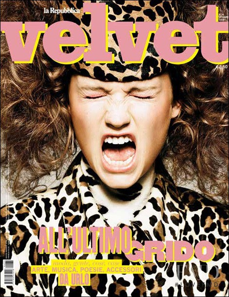 Laura Blokhina featured on the Velvet Italy cover from October 2009